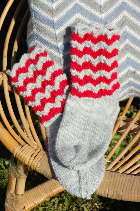 naisten neulotut villasukat