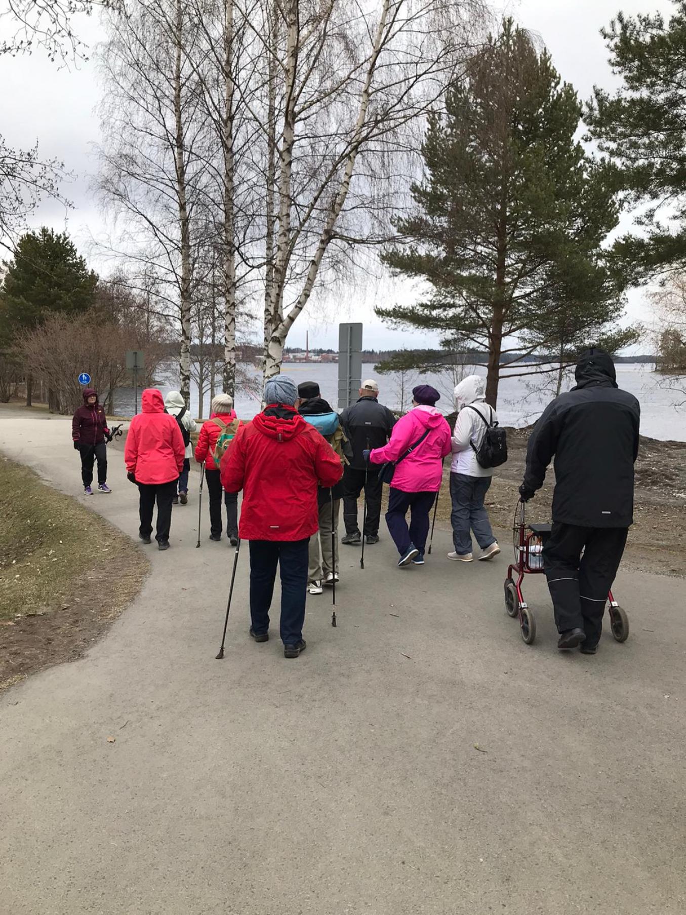 Liikuntapäivä kuva väinölänniemeltä.